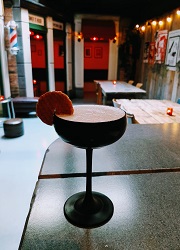 Bar Mokum cocktailbar Amsterdam Oost Ferdinand Bolstraat
