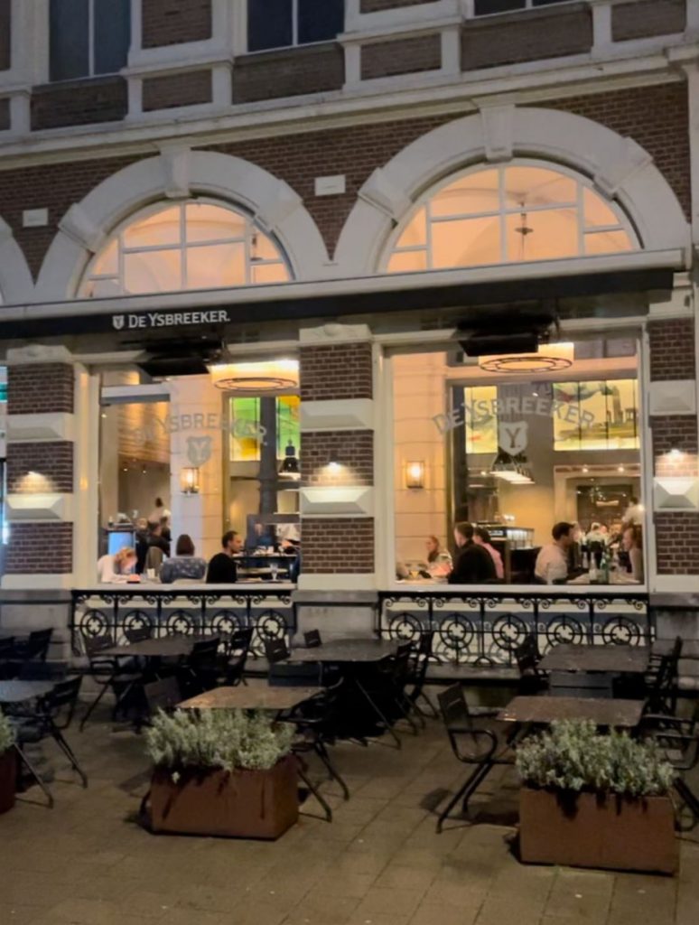 Café Restaurant De Ysbreeker: historisch genieten aan de Amstel in Amsterdam Oost