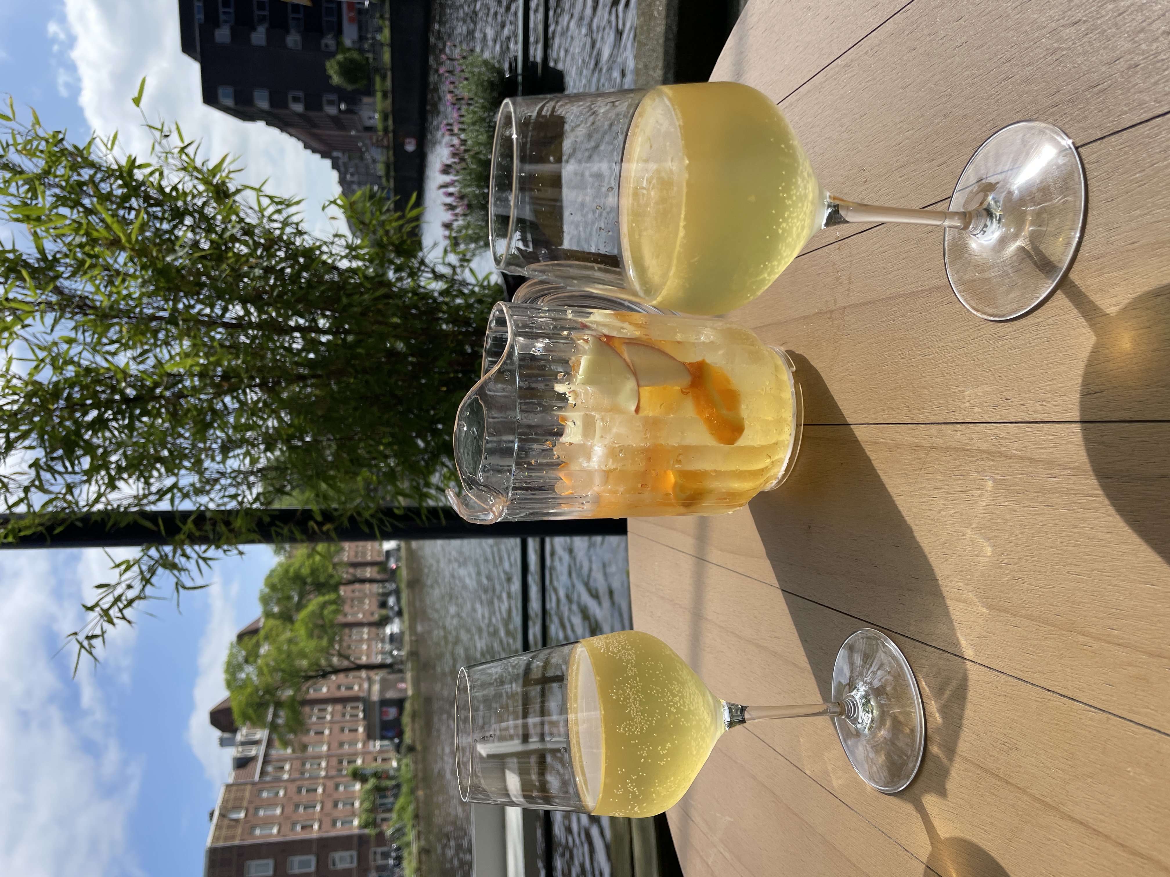 Witte Cava Sangria